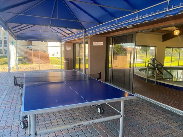 9370 Sunrise Lakes Blvd 209, Sunrise, FL 33322