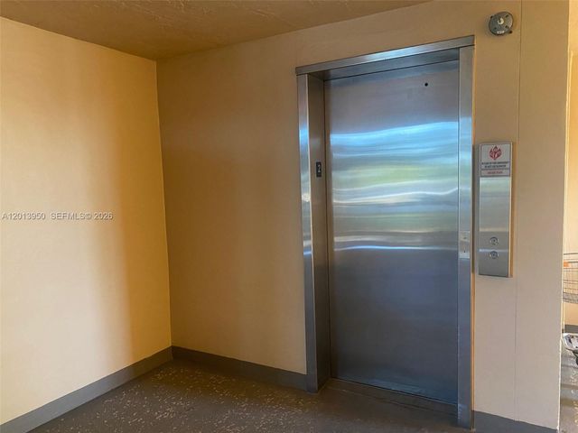9370 Sunrise Lakes Blvd 209, Sunrise, FL 33322