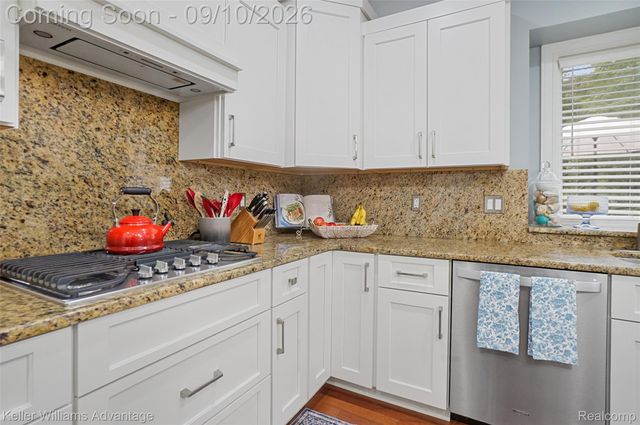2459 Overbrook, Highland Charter Township, MI 48357