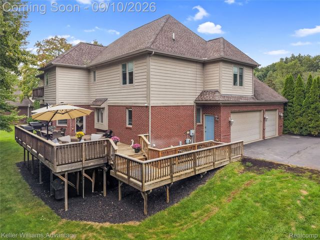 2459 Overbrook, Highland Charter Township, MI 48357
