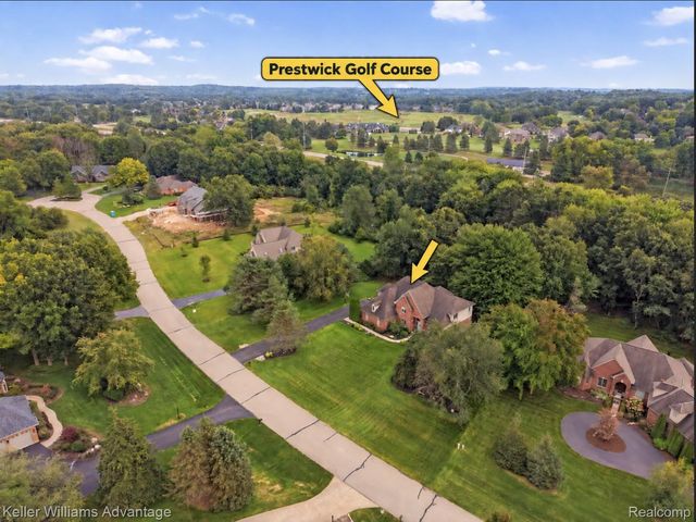 2459 Overbrook, Highland Charter Township, MI 48357