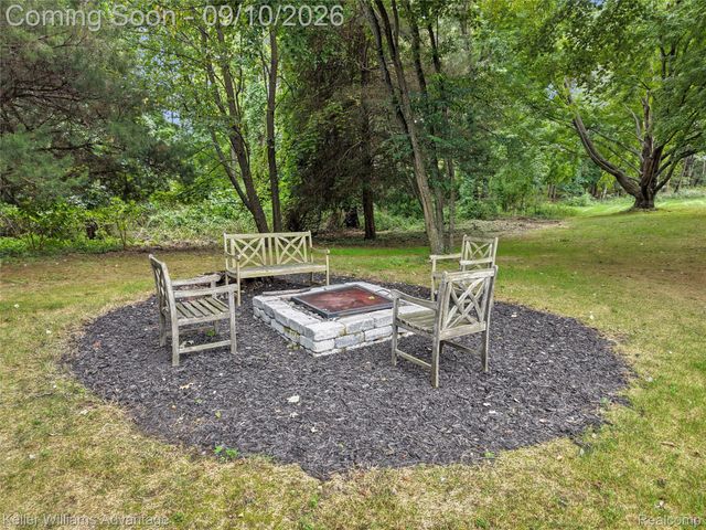 2459 Overbrook, Highland Charter Township, MI 48357