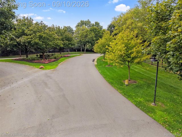2459 Overbrook, Highland Charter Township, MI 48357