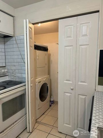 12501 SE 203 Place SE, Kent, WA 98031