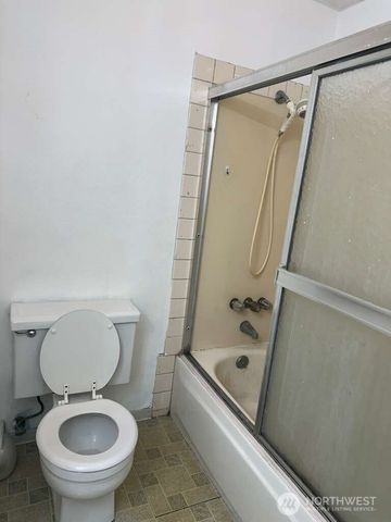 12501 SE 203 Place SE, Kent, WA 98031