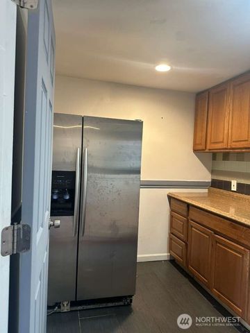 12501 SE 203 Place SE, Kent, WA 98031