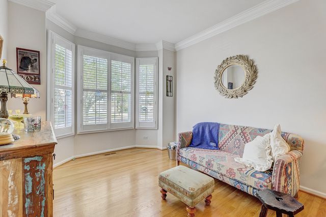 47 S JOSEPHINE Court, Des Plaines, IL 60016