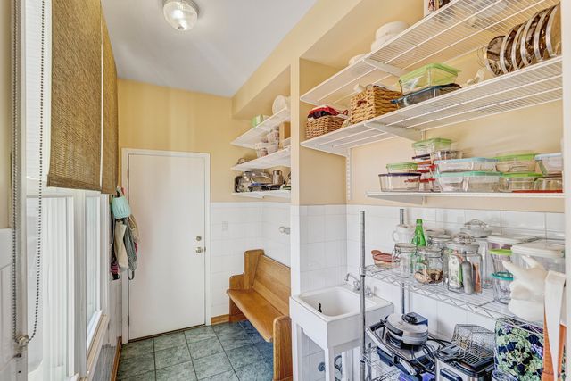 47 S JOSEPHINE Court, Des Plaines, IL 60016