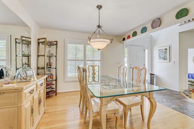 47 S JOSEPHINE Court, Des Plaines, IL 60016