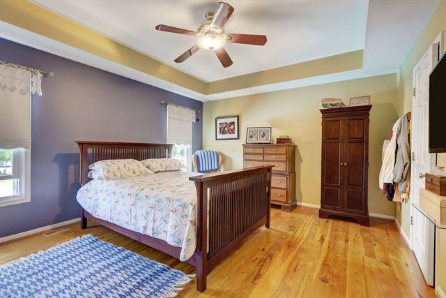 47 S JOSEPHINE Court, Des Plaines, IL 60016