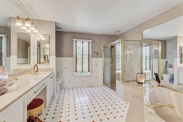 47 S JOSEPHINE Court, Des Plaines, IL 60016