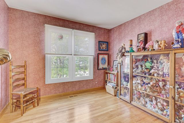 47 S JOSEPHINE Court, Des Plaines, IL 60016