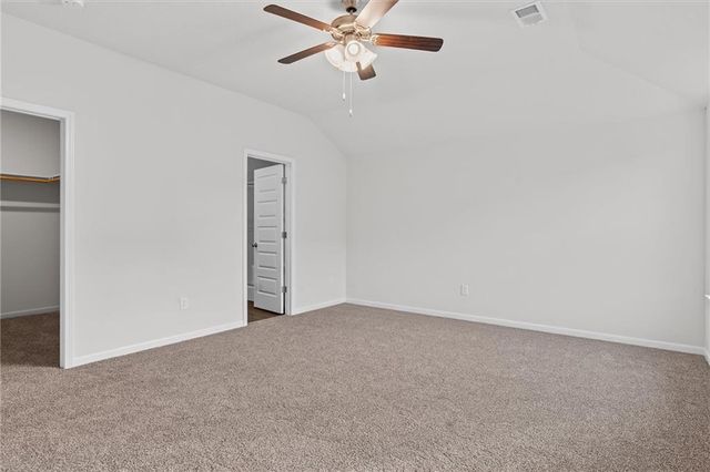 2288 Woodfield Drive, Tonganoxie, KS 66086