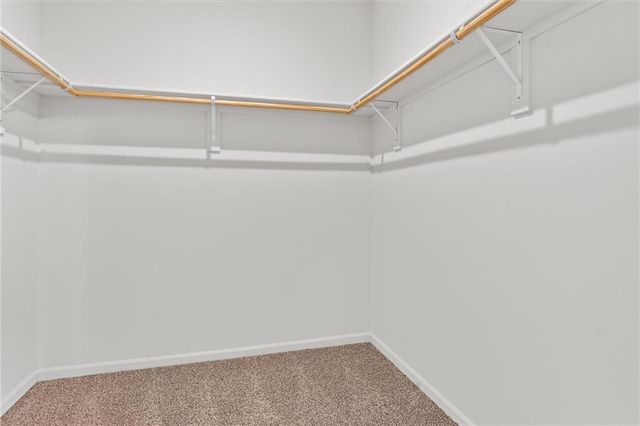 2288 Woodfield Drive, Tonganoxie, KS 66086