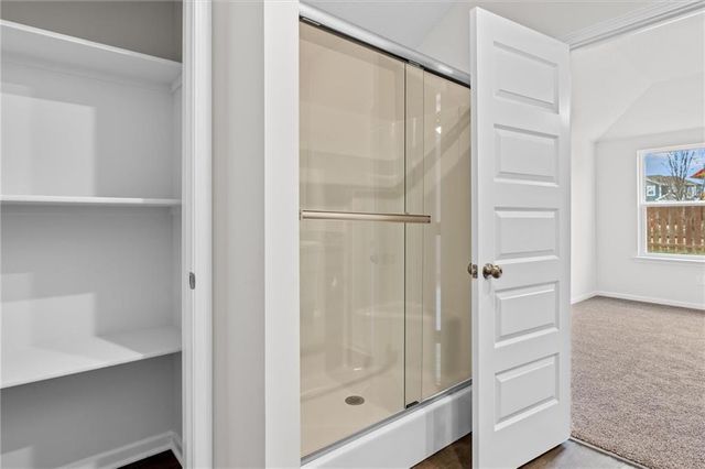 2288 Woodfield Drive, Tonganoxie, KS 66086