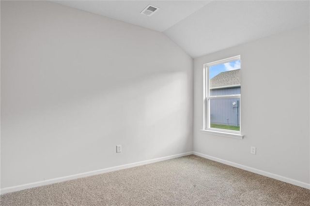 2288 Woodfield Drive, Tonganoxie, KS 66086