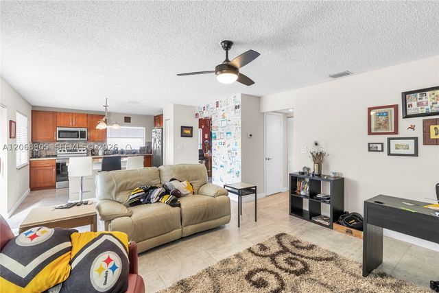 12614 NW 12th Ct, Sunrise, FL 33323