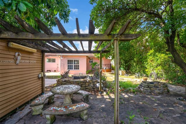 267 E 56th St, Hialeah, FL 33013