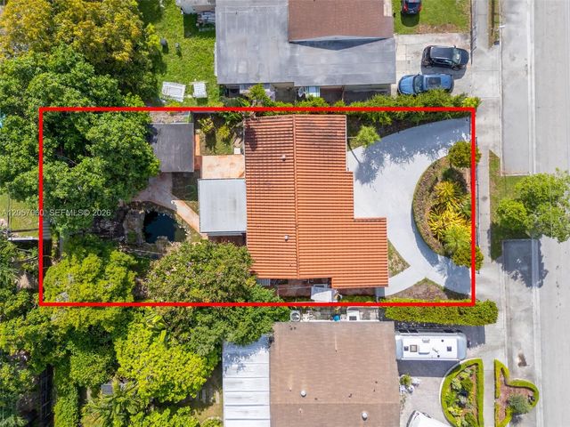 267 E 56th St, Hialeah, FL 33013