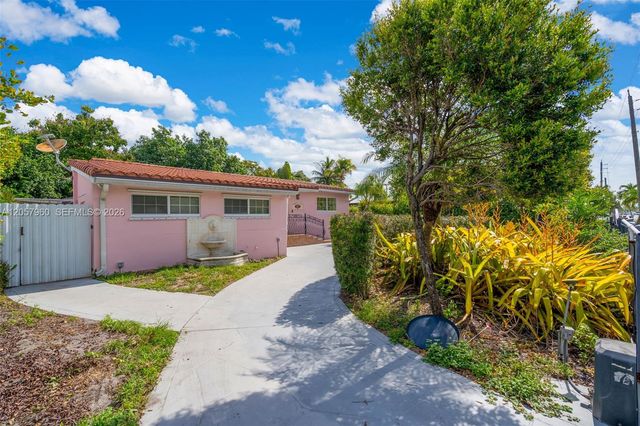 267 E 56th St, Hialeah, FL 33013