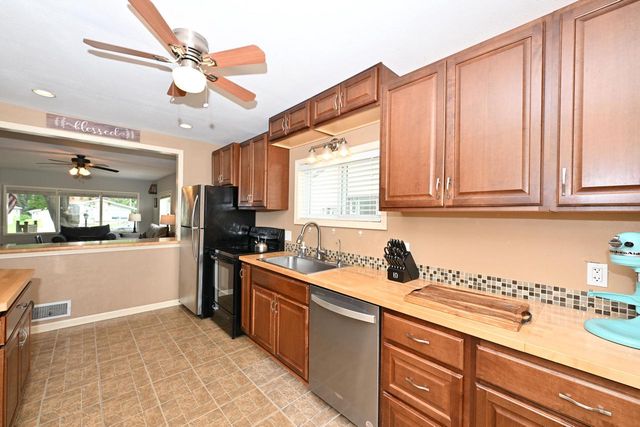 246 North AVENUE, Hartland, WI 53029