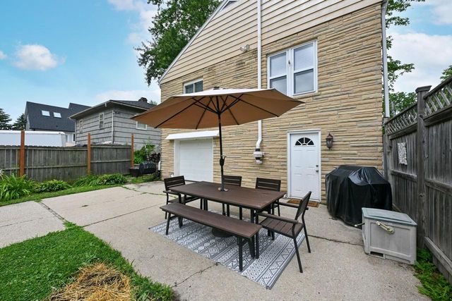 246 North AVENUE, Hartland, WI 53029