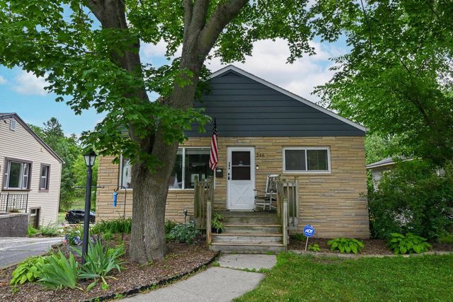 246 North AVENUE, Hartland, WI 53029