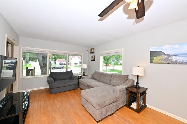 246 North AVENUE, Hartland, WI 53029