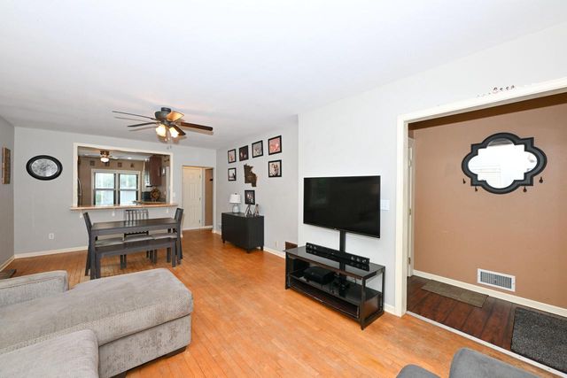 246 North AVENUE, Hartland, WI 53029