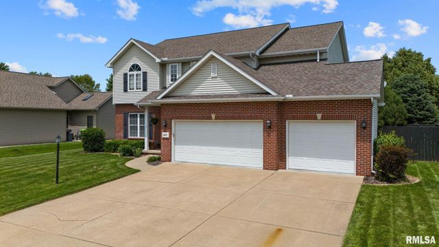 1607 W GREYSTONE Court, Chillicothe, IL 61523