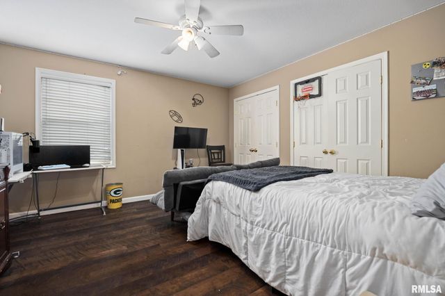 1607 W GREYSTONE Court, Chillicothe, IL 61523