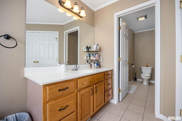 1607 W GREYSTONE Court, Chillicothe, IL 61523
