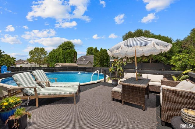 1607 W GREYSTONE Court, Chillicothe, IL 61523