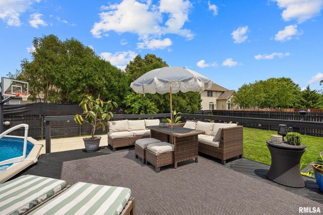 1607 W GREYSTONE Court, Chillicothe, IL 61523