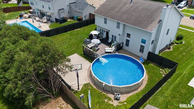 1607 W GREYSTONE Court, Chillicothe, IL 61523