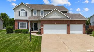 1607 W GREYSTONE Court, Chillicothe, IL 61523