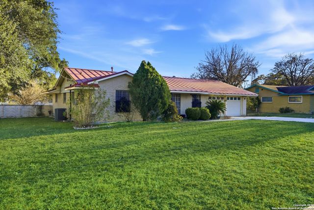 9366 Schaefer Rd, Converse, TX 78109