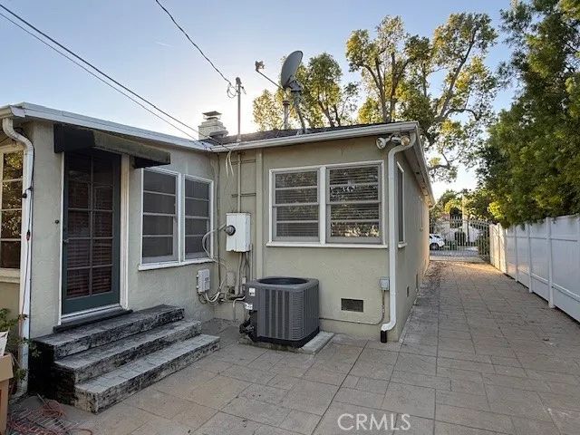 4528 Farmdale, Studio City, CA 91602