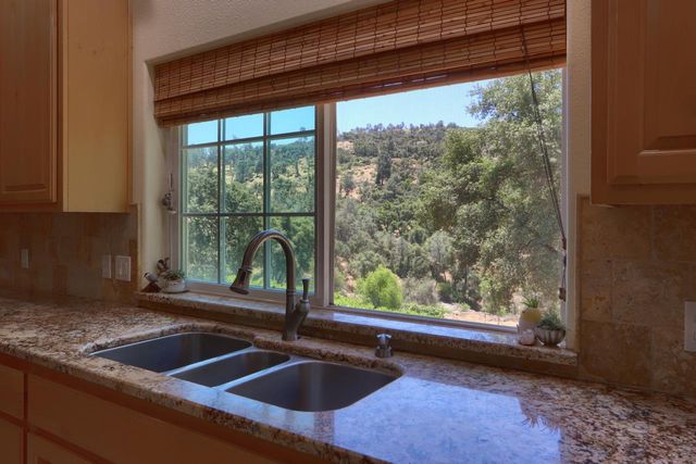 7551 Hunters Valley Road, Mariposa, CA 95338
