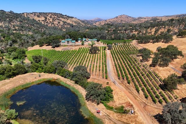 7551 Hunters Valley Road, Mariposa, CA 95338