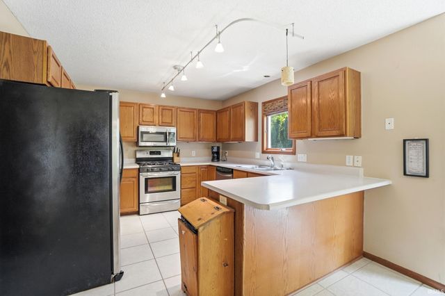 2317 Broken Oak Road, Fort Wayne, IN 46818