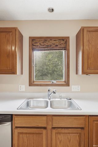 2317 Broken Oak Road, Fort Wayne, IN 46818