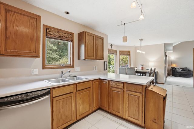 2317 Broken Oak Road, Fort Wayne, IN 46818