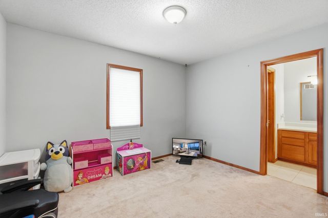 2317 Broken Oak Road, Fort Wayne, IN 46818