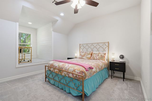18940 E Twin Creeks Drive, Owasso, OK 74055