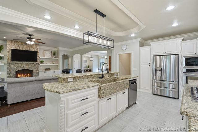 18940 E Twin Creeks Drive, Owasso, OK 74055