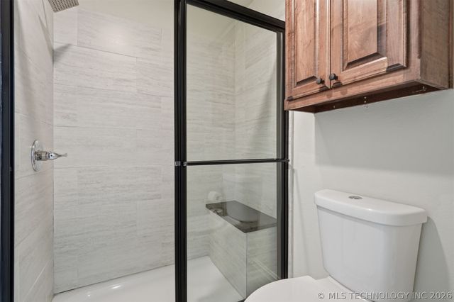 18940 E Twin Creeks Drive, Owasso, OK 74055