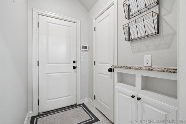 18940 E Twin Creeks Drive, Owasso, OK 74055