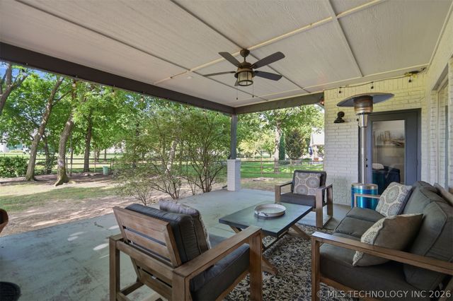 18940 E Twin Creeks Drive, Owasso, OK 74055