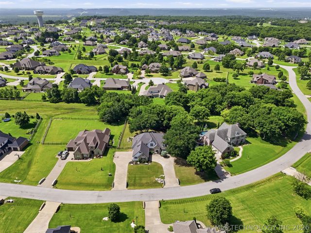 18940 E Twin Creeks Drive, Owasso, OK 74055
